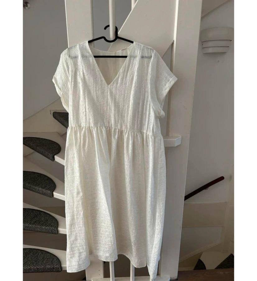 White Levi's dress + underdress included S, Wit, Ophalen of Verzenden, Zo goed als nieuw, Knielengte