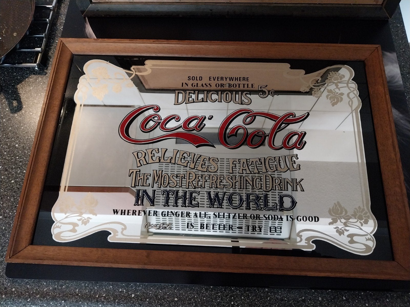 Vintage Coca-Cola spiegel - 'Relieves Fatigue' reclame, Ophalen of Verzenden, Rechthoekig, 50 tot 100 cm