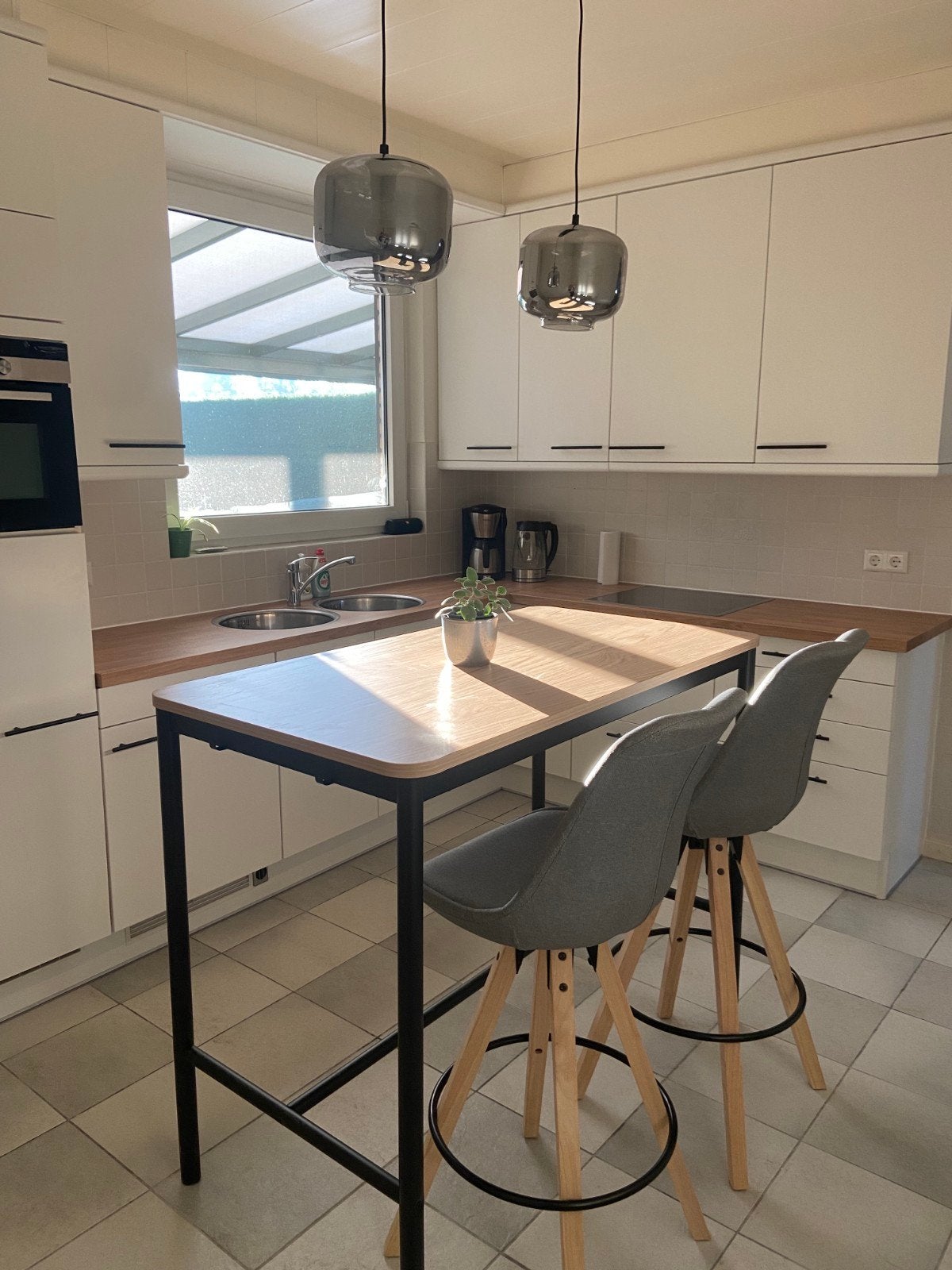 IKEA TOMMARYD bartafel (eiken/zwart) – 130x70 cm, Huis en Inrichting, Ophalen, Zo goed als nieuw