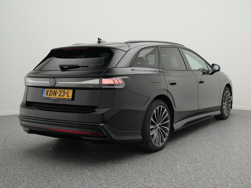 Volkswagen ID.7 Tourer Pro Limited Edition 77 kWh 286 PK | H, Auto's, Automaat, Achterwielaandrijving, Gebruikt, Zwart