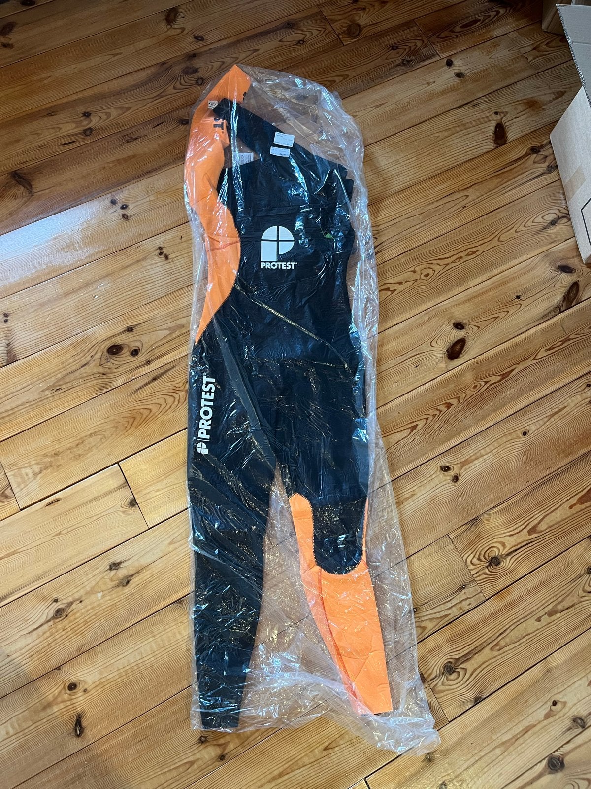 Nieuw Protest 4'3 Wetsuit - Zwart/Oranje, Watersport en Boten, Ophalen of Verzenden, Nieuw, Dame, Wetsuit