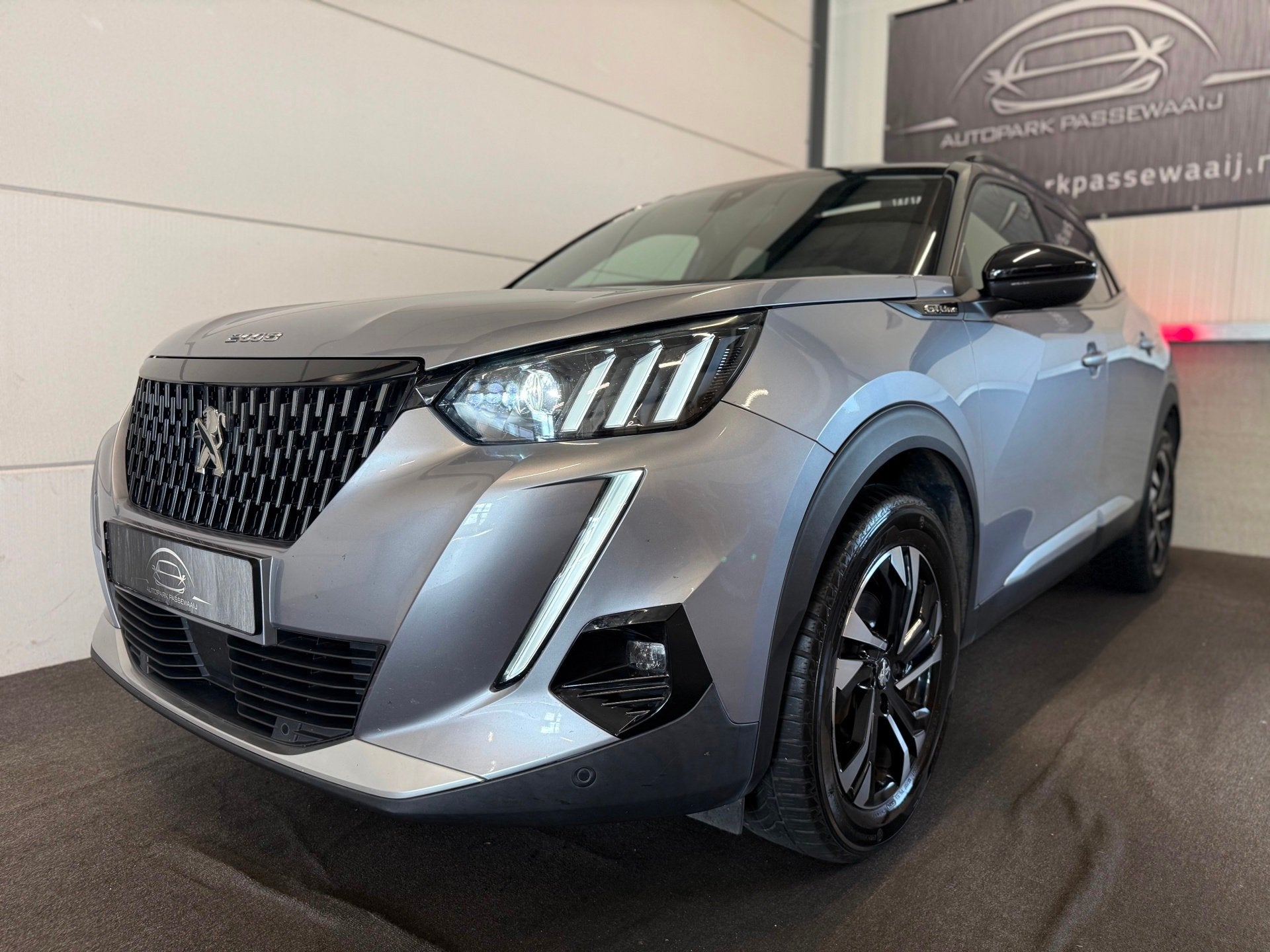 Peugeot 2008 1.2 PureTech GT-line D-Riem VV, Pano, ACC, Appl, Dealer onderhouden, Gebruikt, Zwart, 1199 cc