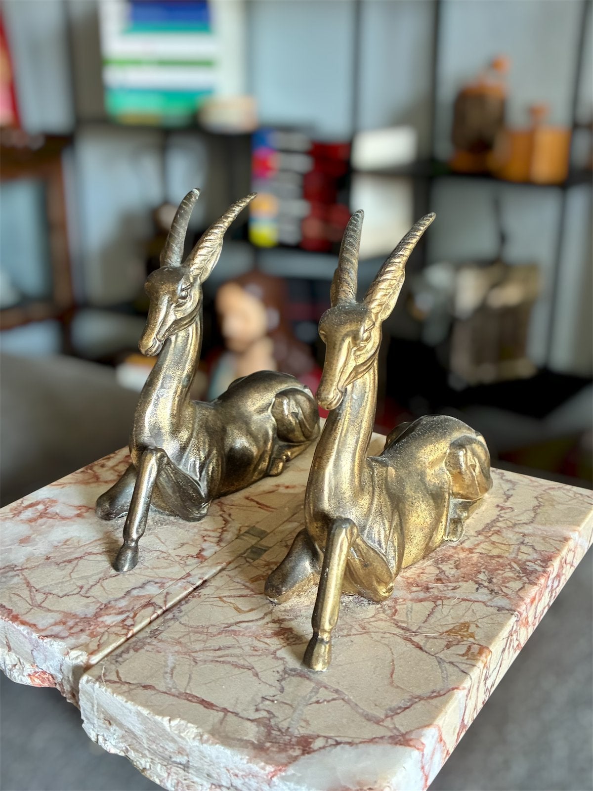 Antieke antilope boekensteunen op rood marmer – Art Deco, Ophalen of Verzenden