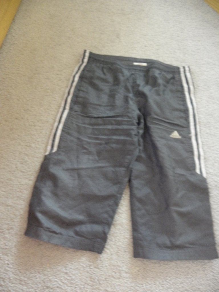 Originele grijs gevoerde driekwart broek ADIDAS mt 140 goed, Adidas, Gebruikt, Sport- of Zwemkleding, Ophalen of Verzenden