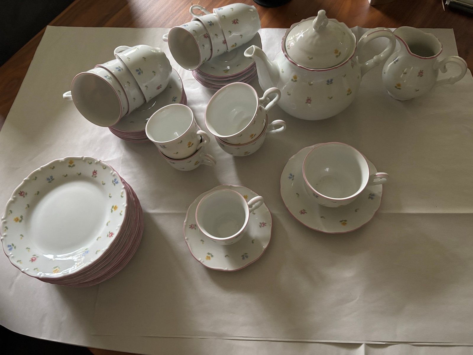 Prachtig porseleinen servies met bloemmotief, Ophalen, Overige merken, Vintage, Zo goed als nieuw