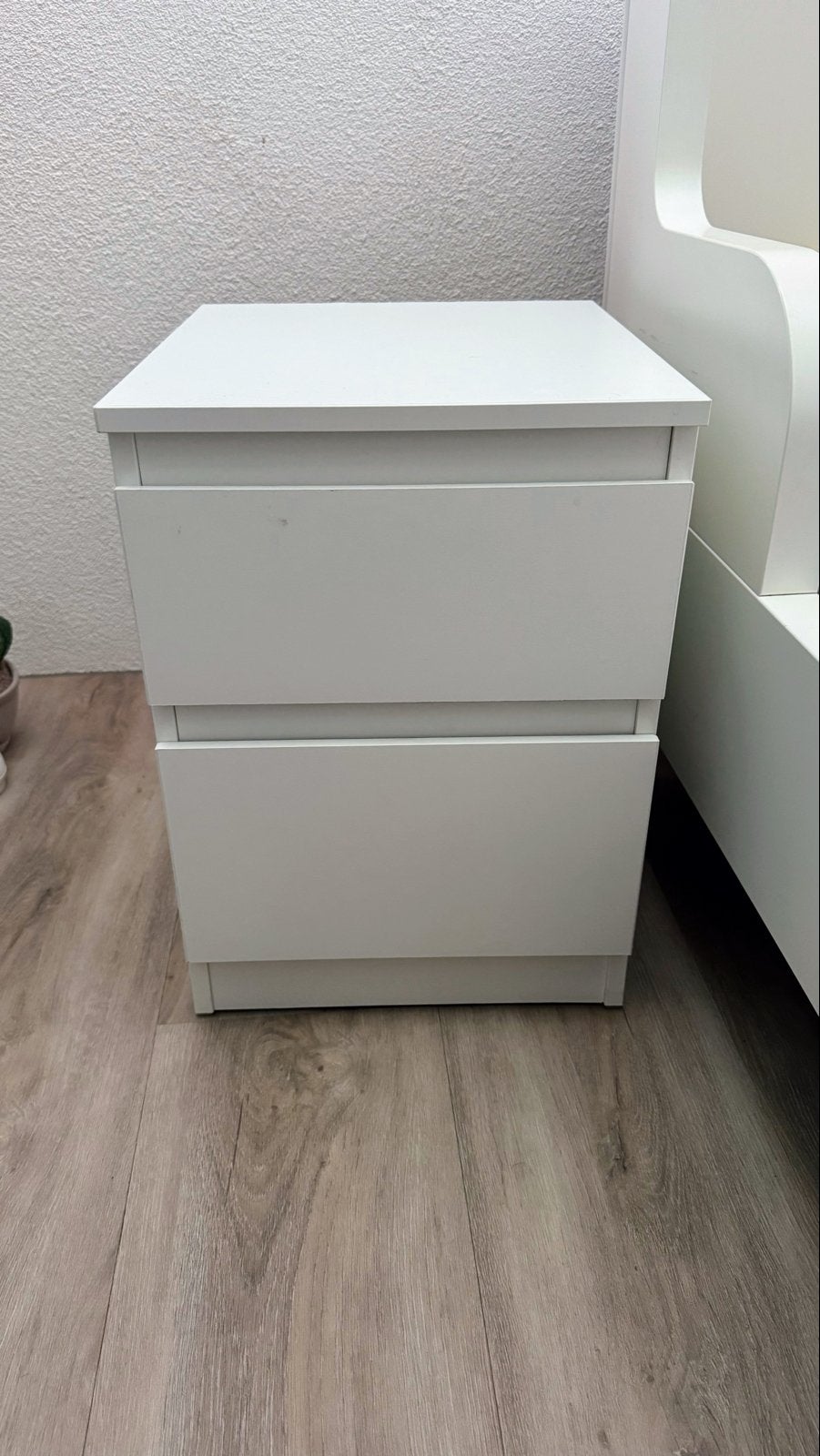 Ikea witte nachtkastje met 2 lades, Ophalen, Minder dan 45 cm, Zo goed als nieuw, Minder dan 55 cm