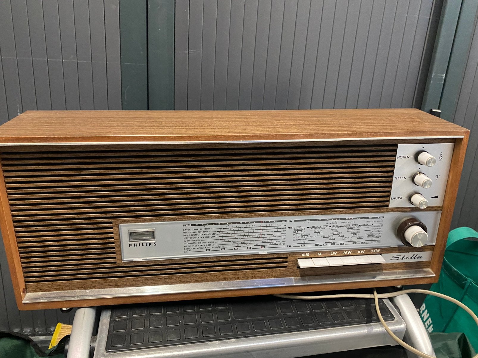 Oude radio philips stella, Ophalen