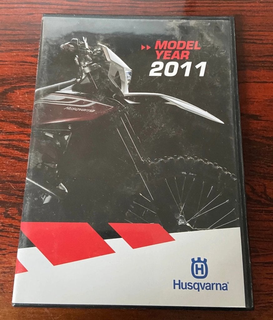 Husqvarna 2011 motorcycle scooter press kit complete, Ophalen of Verzenden, Gebruikt, Motoren