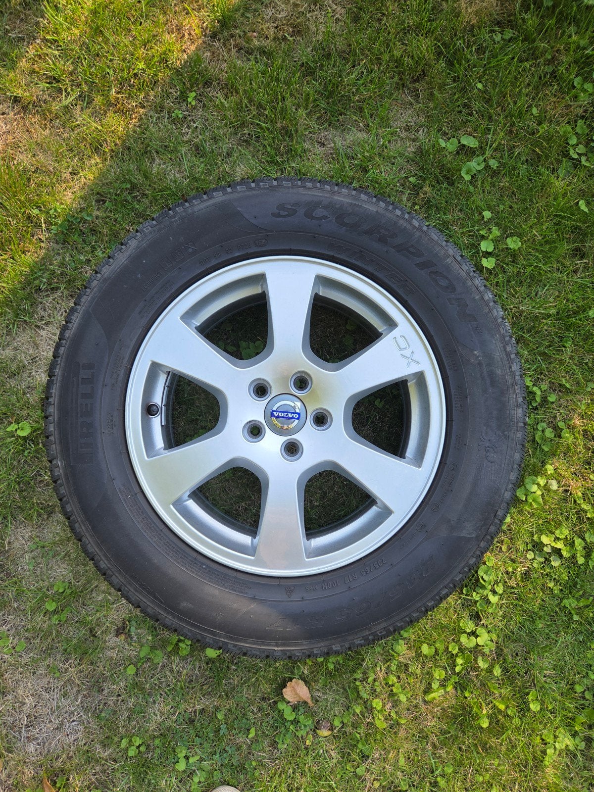 Winterset Volvo XC velgen met Pirelli Scorpion 235/65R17, Ophalen, Gebruikt, Banden en Velgen, 17 inch