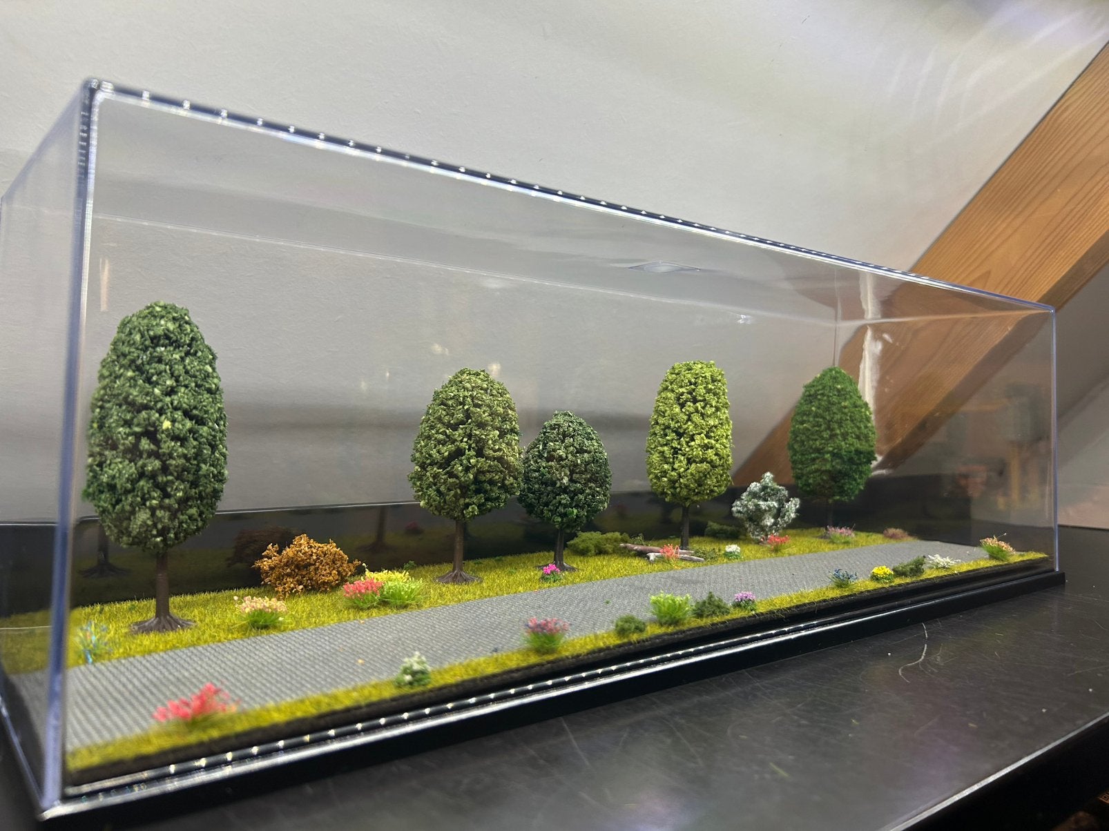 Stolp vitrine met diorama(51cm), Ophalen of Verzenden, Nieuw, Overige typen, Overige merken