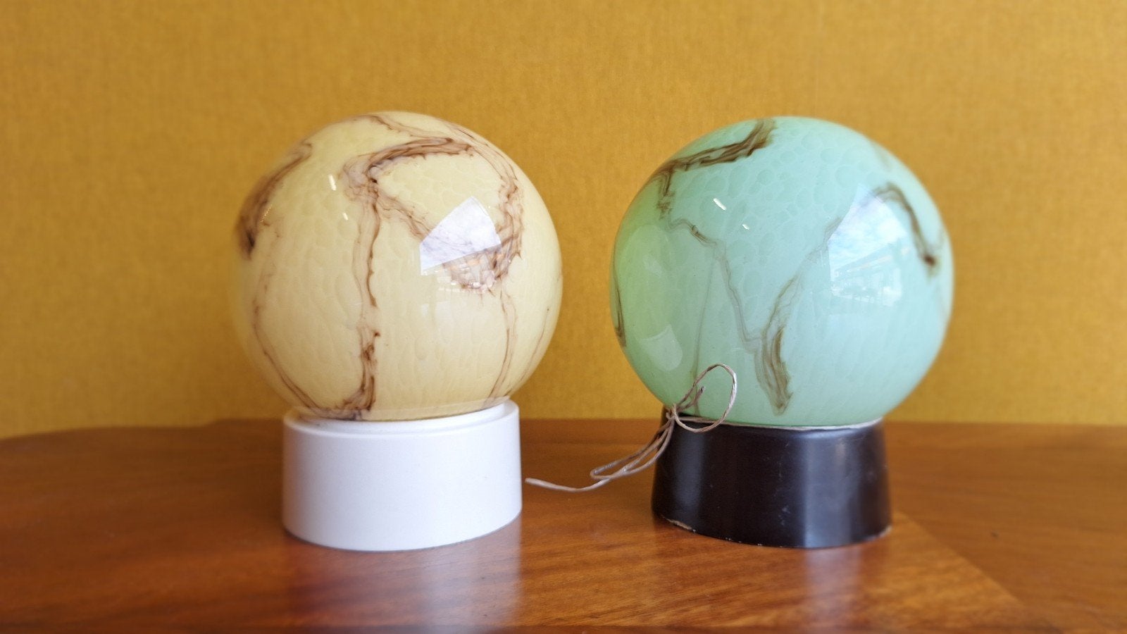 Vintage Thabur lampen, art deco stijl, bol plafonnière, Gebruikt, Vintage, Ophalen of Verzenden, Glas