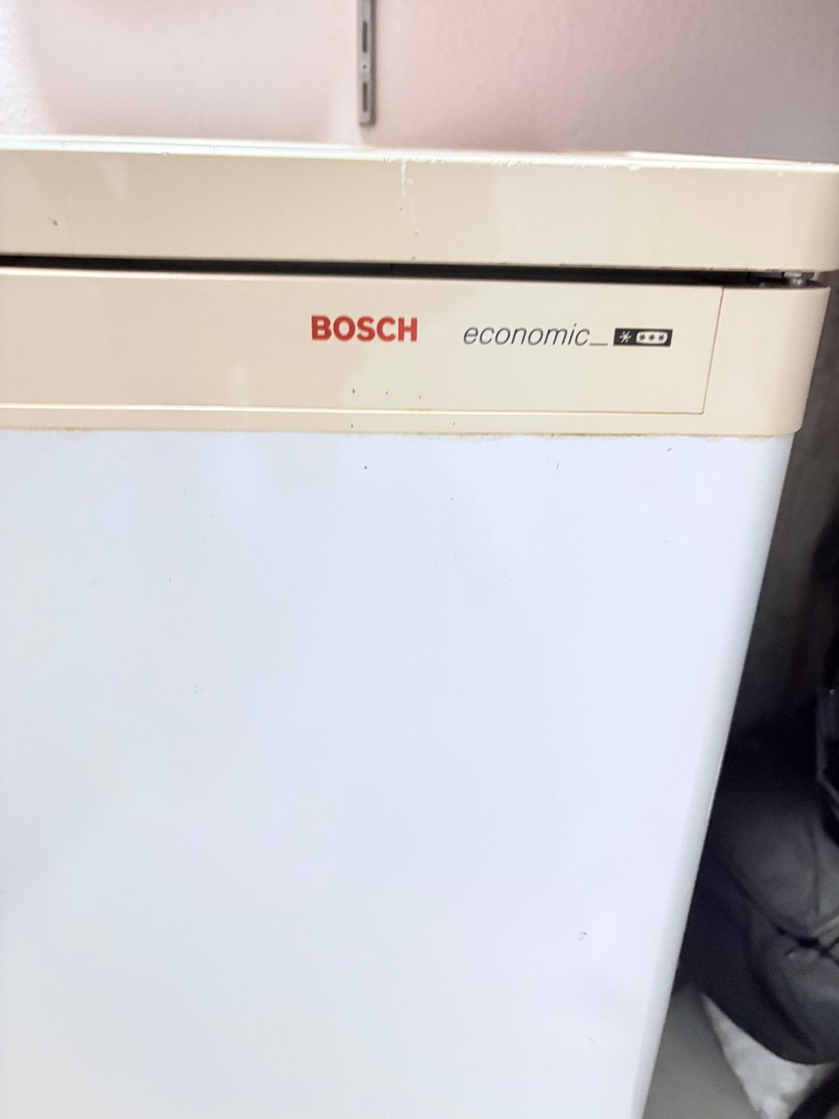 Bosch vriezer economic ****, 85 tot 120 cm, Gebruikt, 200 liter of meer, Met aparte vriezer