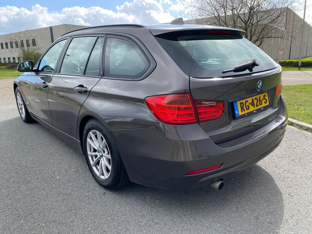 BMW 3-serie Touring | 2013 | 318d High Executive | Top auto, Auto's, BMW, Automaat, 4 cilinders, Bruin, Leder