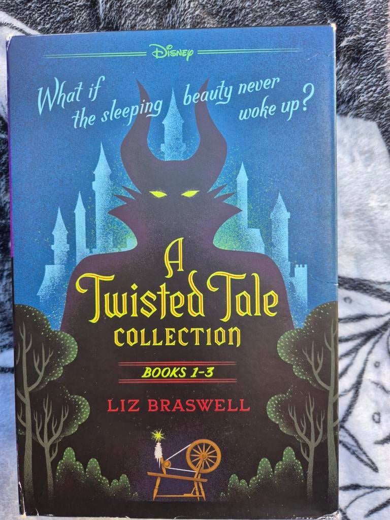 A twisted tale collection Liz Braswell, Ophalen of Verzenden, Zo goed als nieuw, Liz braswell