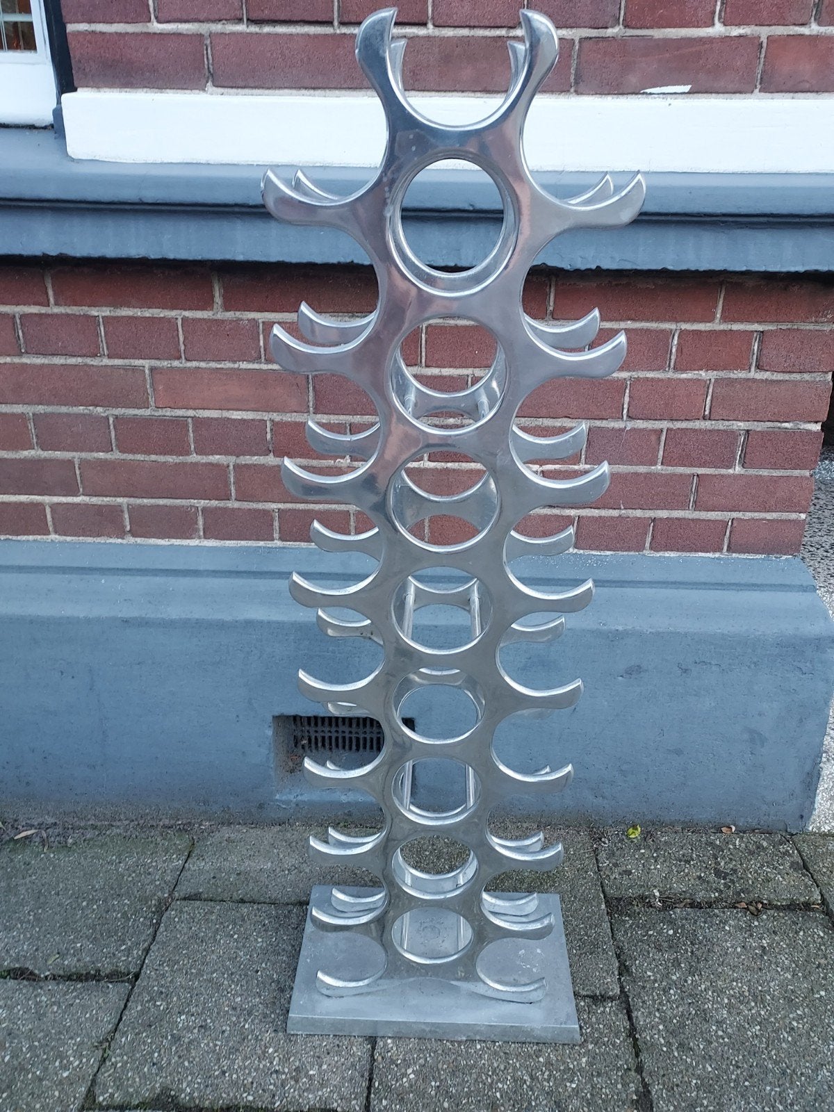 Foto 3 van Zilverkleurig wijnrek van gepolijst aluminium 27 flessen