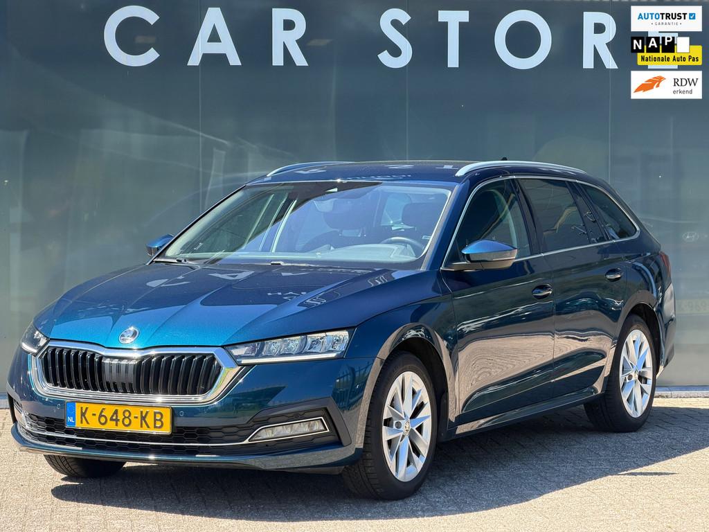 Skoda Octavia Combi 1.0 e-TSI Business Edition TREKHAAK, Stof, Gebruikt, Blauw, 23 km/l