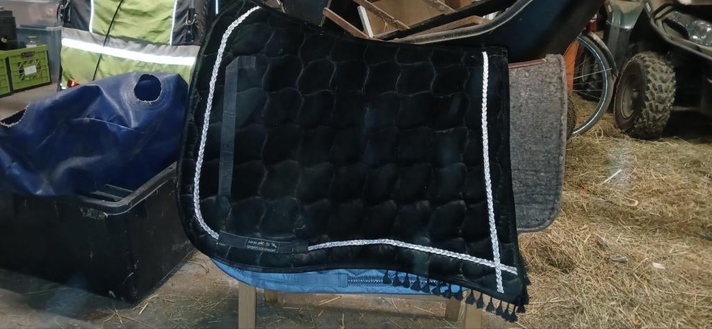 Zwart fluwelen chabrak, Fluweel, Gebruikt, Dressuurdekje, Zwart