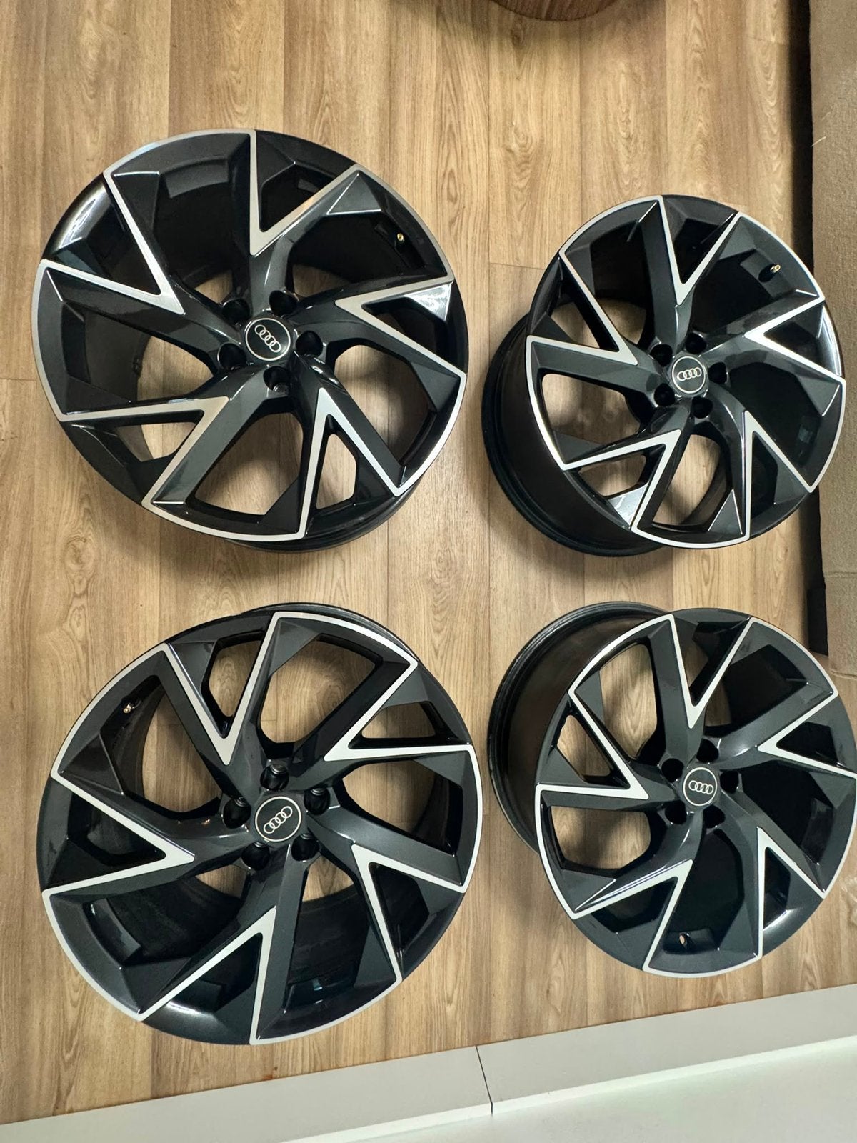 21 inch Zwart Diamond Cut Velgen voor Audi RS Q3 (2022), Auto-onderdelen, Ophalen, Gebruikt, Velg(en), 21 inch