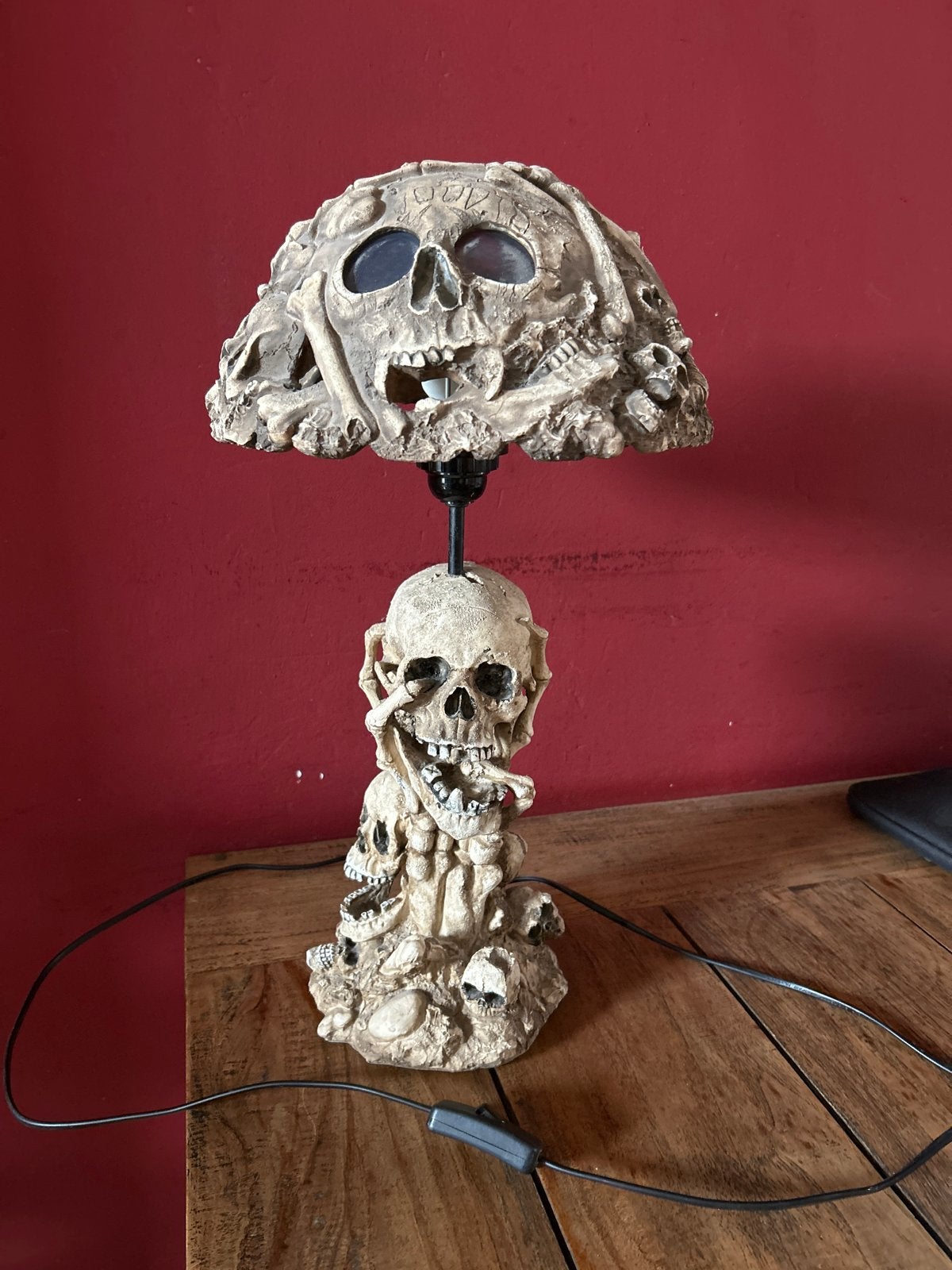 Unieke schedel tafellamp - Gothic/Halloween decoratie, Ophalen, Overige materialen, Met schakelaar, Overige stijlen