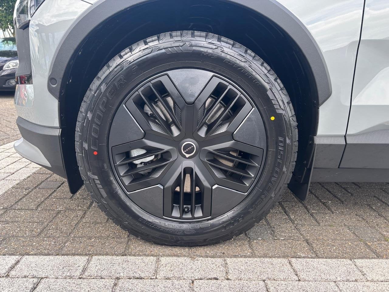 Volvo EX30 Cross Country Twin Motor Performance Ultra 69 kWh, Auto's, Volvo, Automaat, Gebruikt, Huisgarantie, 680 min