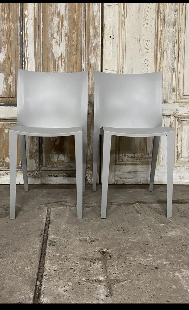 4 grijze Philippe Starck Slick Slick stoelen, 1 beschadigd, Ophalen, Kunststof, Gebruikt, Vier