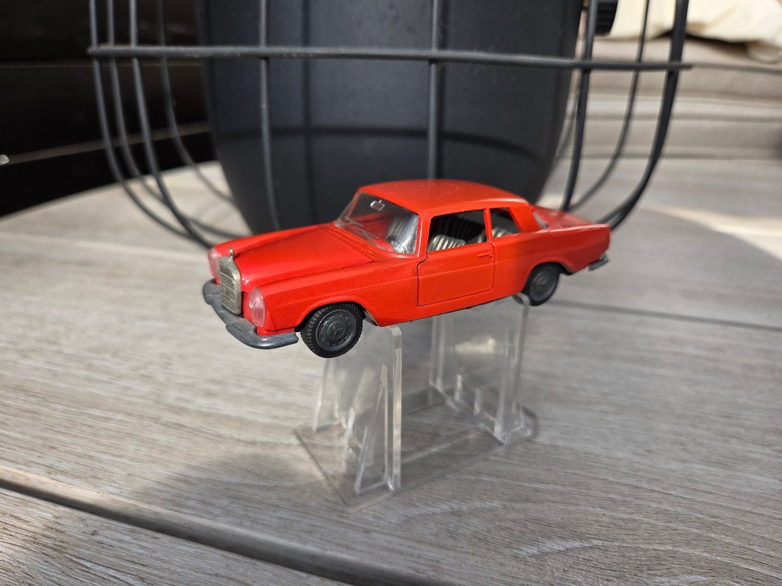 Auto Pilen Mercedes Benz 250 Coupé 1:43, Hobby en Vrije tijd, Modelauto's | 1:43, Overige merken, Auto, ., Ophalen of Verzenden