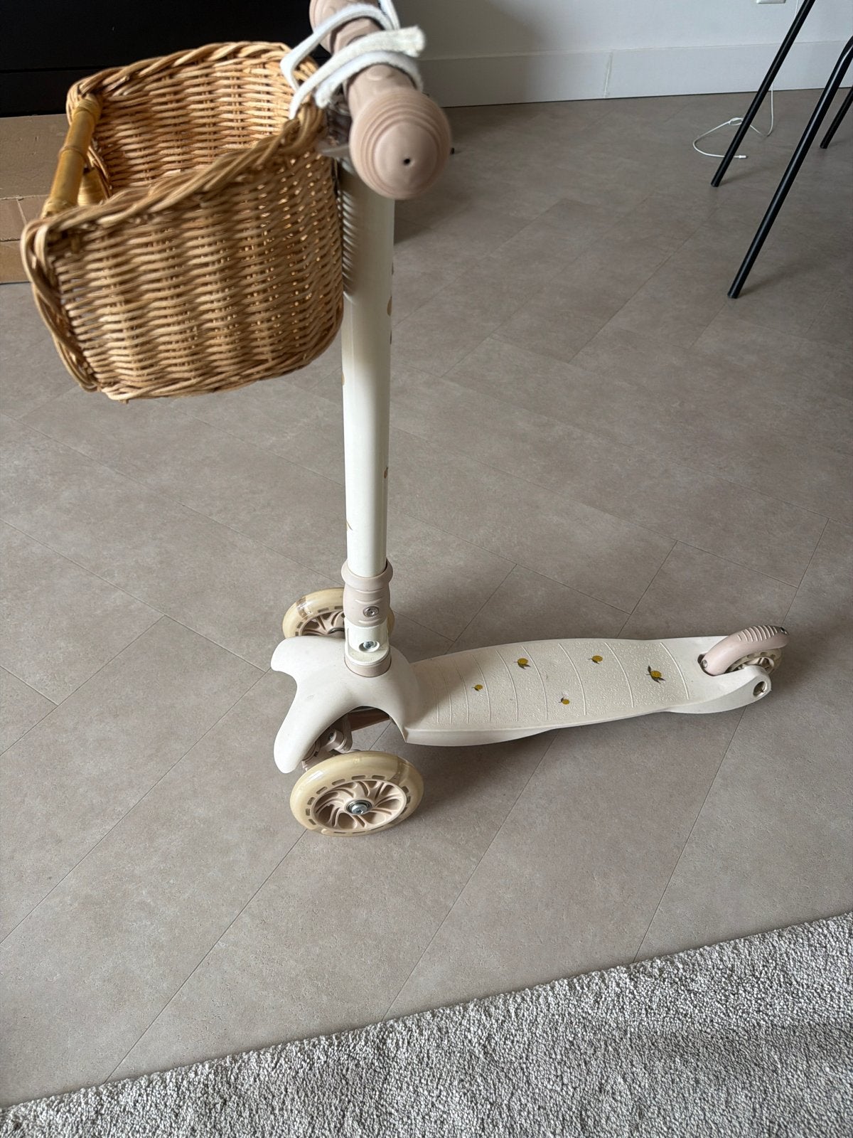 Ollie Ella mandje en Konges Sløjd step zo goed als nieuw, Ophalen of Verzenden, Zo goed als nieuw, Gewone step