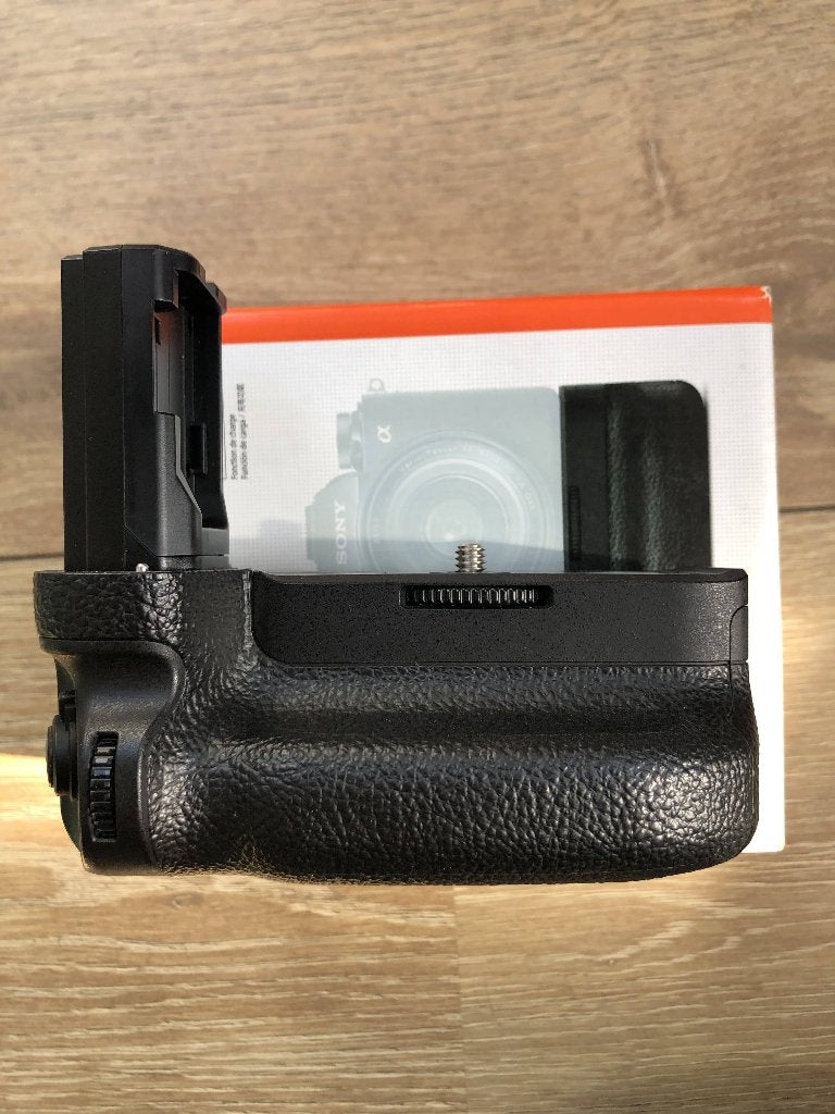 Sony VG-C3EM verticale Batterygrip A9/A7R III & A7III, Zo goed als nieuw, Sony