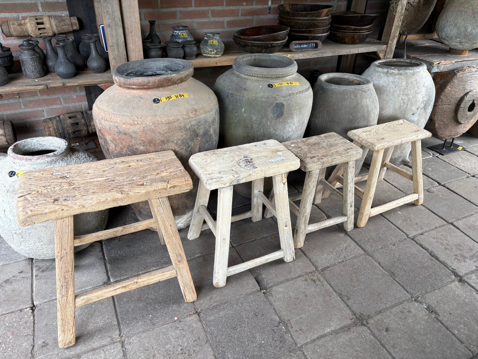 Stoer Elmwood krukje, Ophalen, Zo goed als nieuw, Nvt, Nvt
