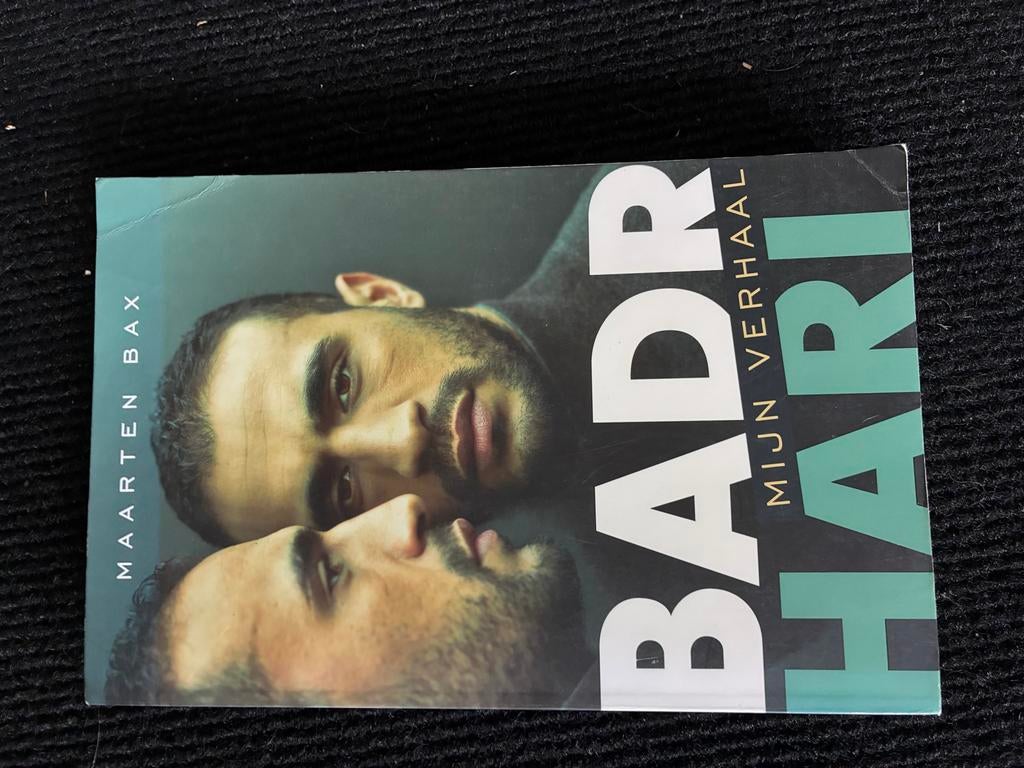 Badr Hari: Mijn Verhaal - De biografie van een vechtsporter, Ophalen of Verzenden, Gelezen, Sport
