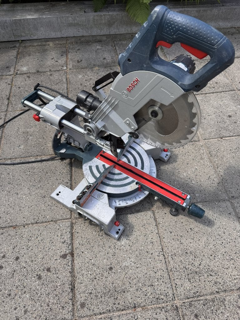 Bosch Professional GCM800SJ afkortzaag, Ophalen, Gebruikt, Afkortzaag, 30 tot 70 mm