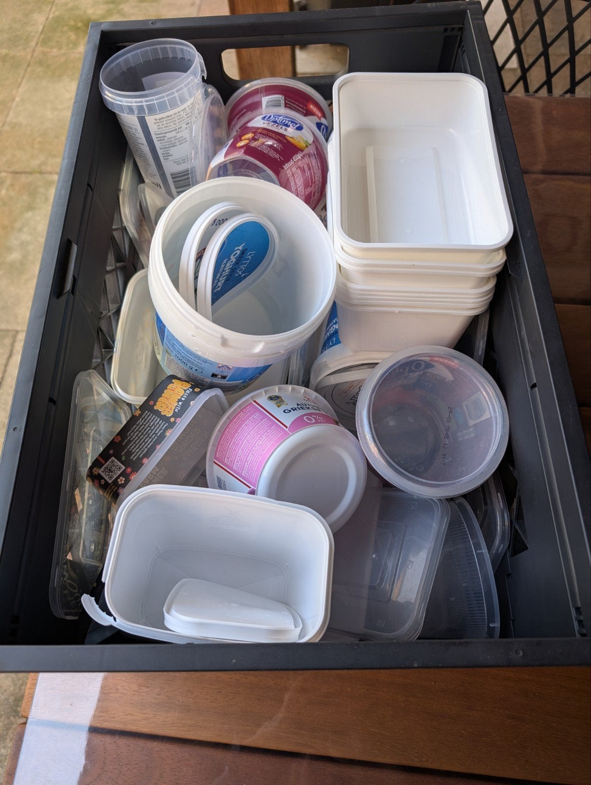 plastic bakjes en emmertjes (zonder krat) gratis, Ophalen