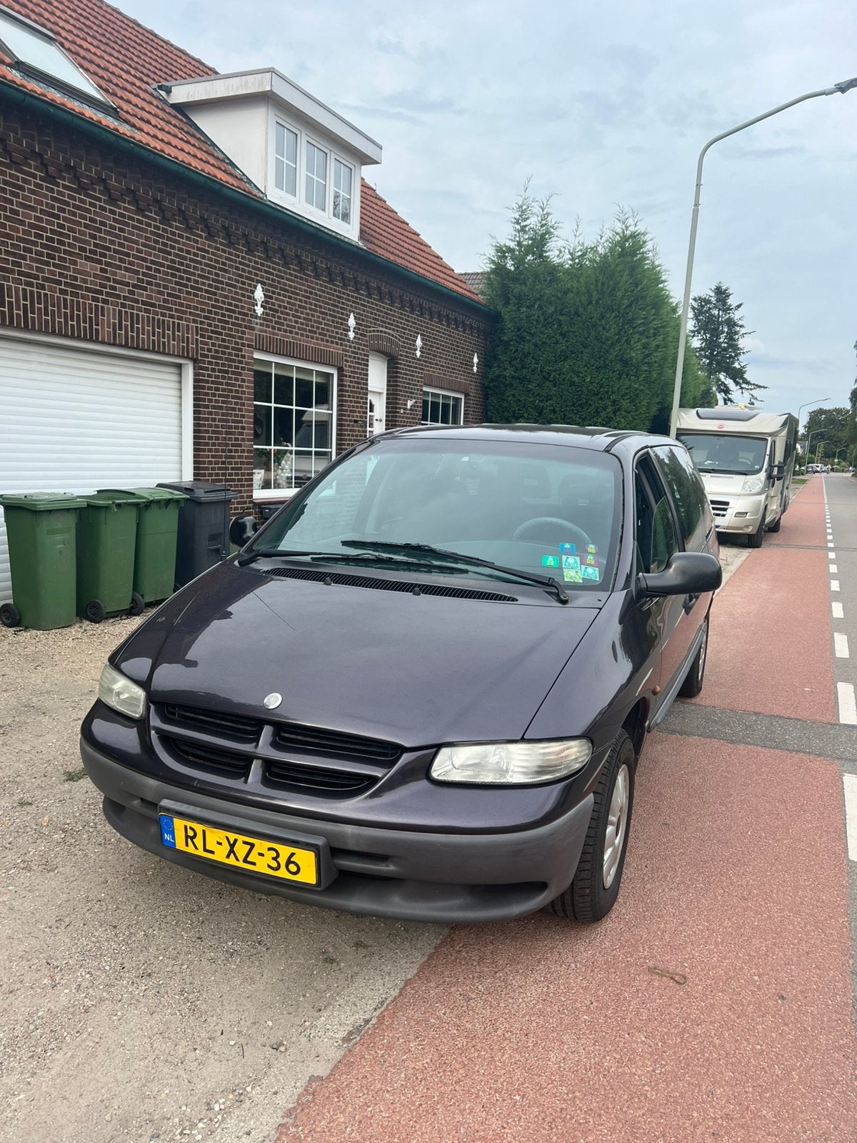 Chrysler Grand Voyager 2.4 I SE 1997 Grijs 7 persoons, Auto's, Voorwielaandrijving, 4 cilinders, Grand Voyager, Handgeschakeld