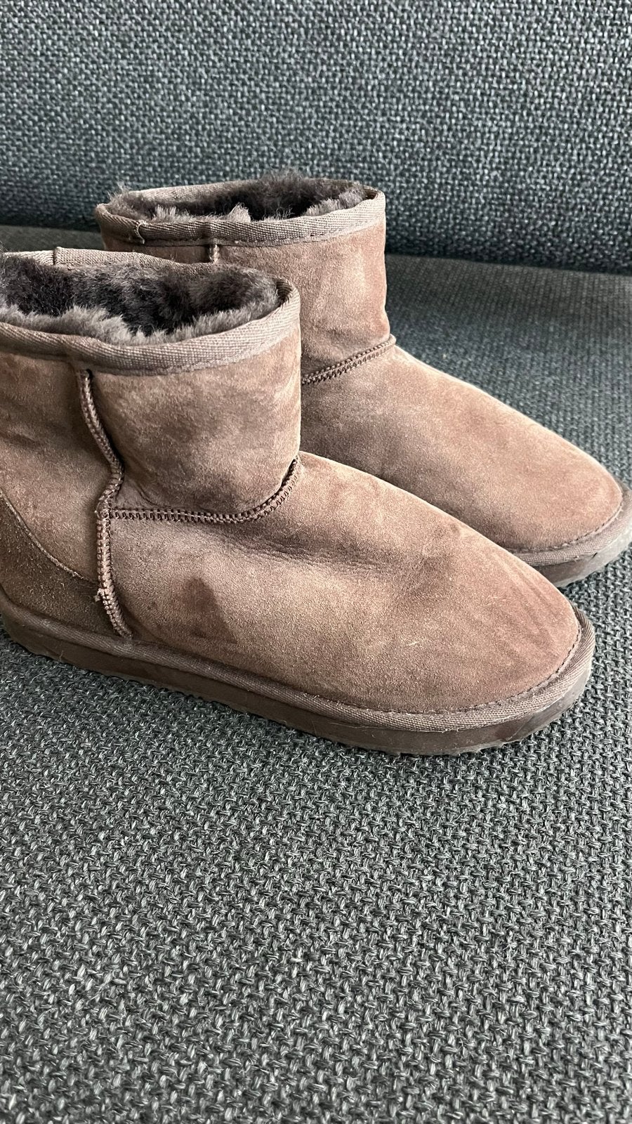 UGG Classic Mini Laarzen - Bruin - Maat 339, Kleding | Dames, Ophalen, Bruin, Lage of Enkellaarzen, Nieuw