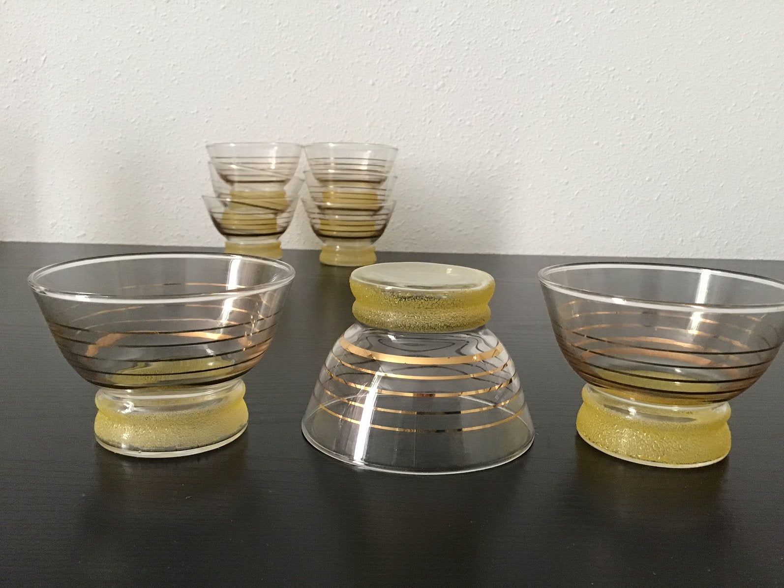 9 hele oude glazen schaaltjes meet geel en gouden randen., Antiek en Kunst, Antiek | Glas en Kristal, Ophalen of Verzenden