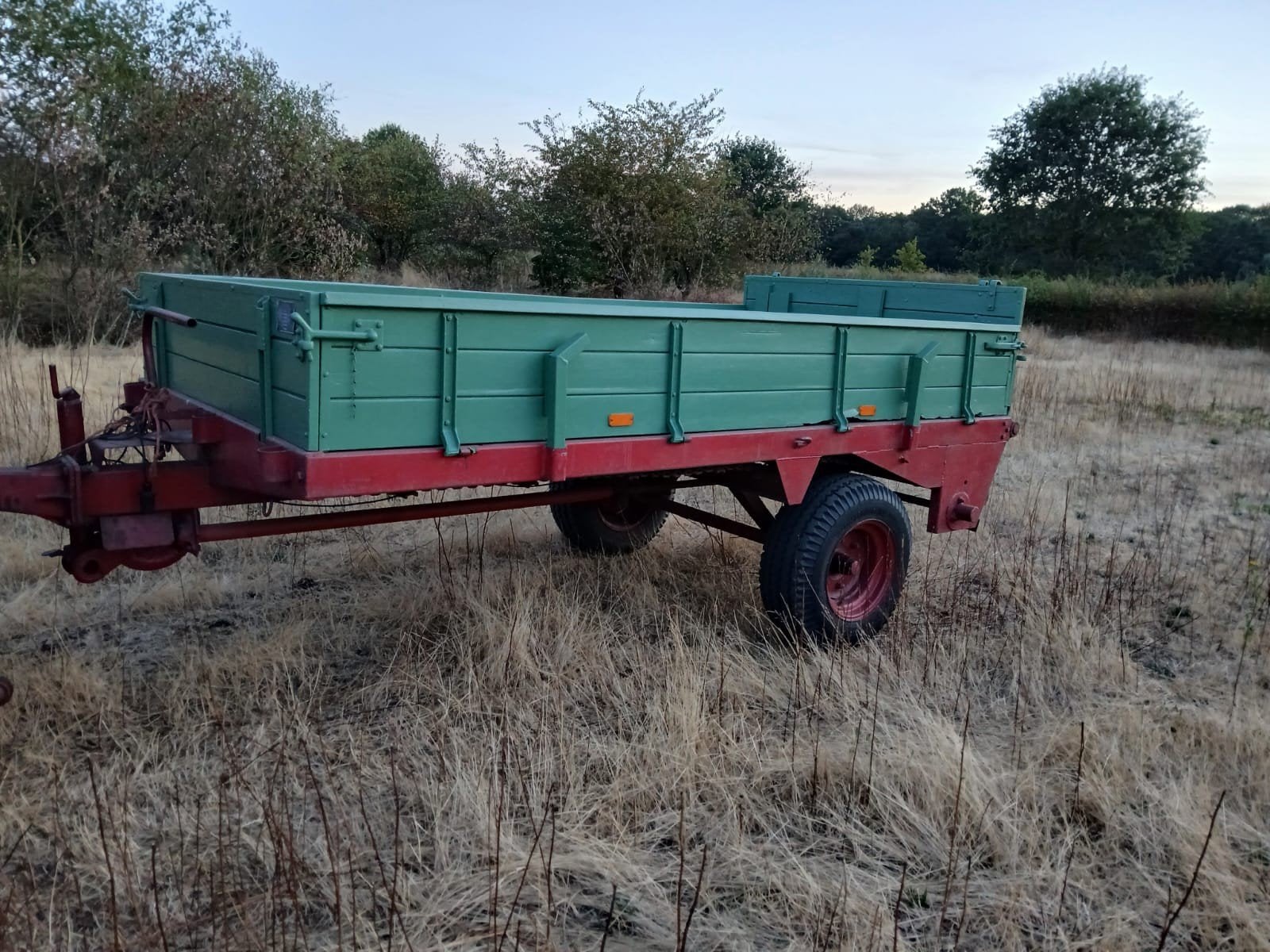 mestverspreider kar plattewagen aanhanger, Zakelijke goederen, Agrarisch | Werktuigen, Ophalen of Verzenden, Gewasbescherming en Bemesting