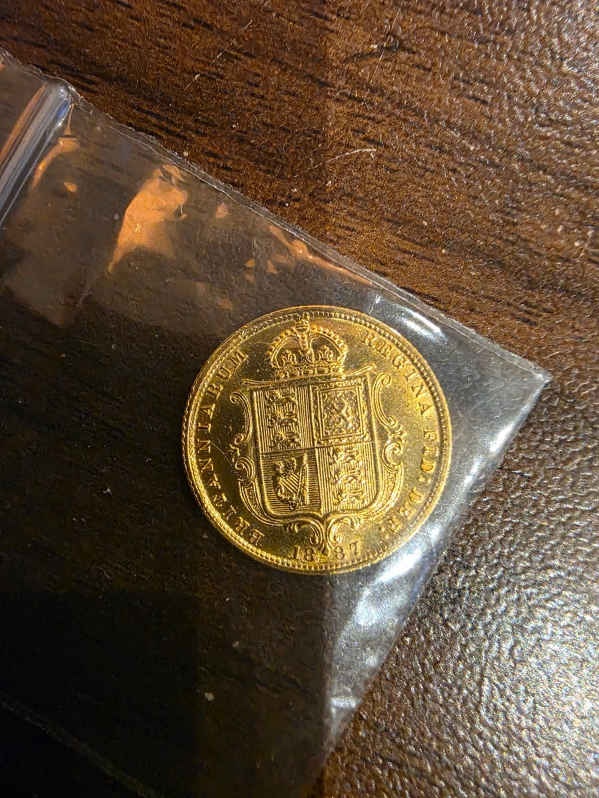 Gouden munt Victoria 1887 - Britse Halve Sovereign, Postzegels en Munten, Ophalen of Verzenden, Overige landen, Losse munt, Goud