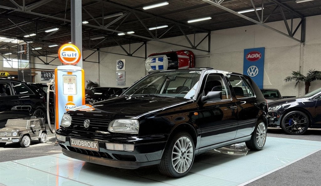 Volkswagen Golf 1.8 AUT Uniek | 116DKM | Dak | 5-Drs |, Auto's, Automaat, Volkswagen, Zwart, Origineel Nederlands