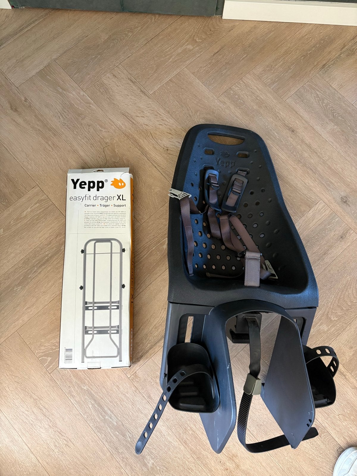Thule Yepp zitje en Easyfit drager XL, Ophalen, Zo goed als nieuw, Achterzitje, Voetsteuntjes