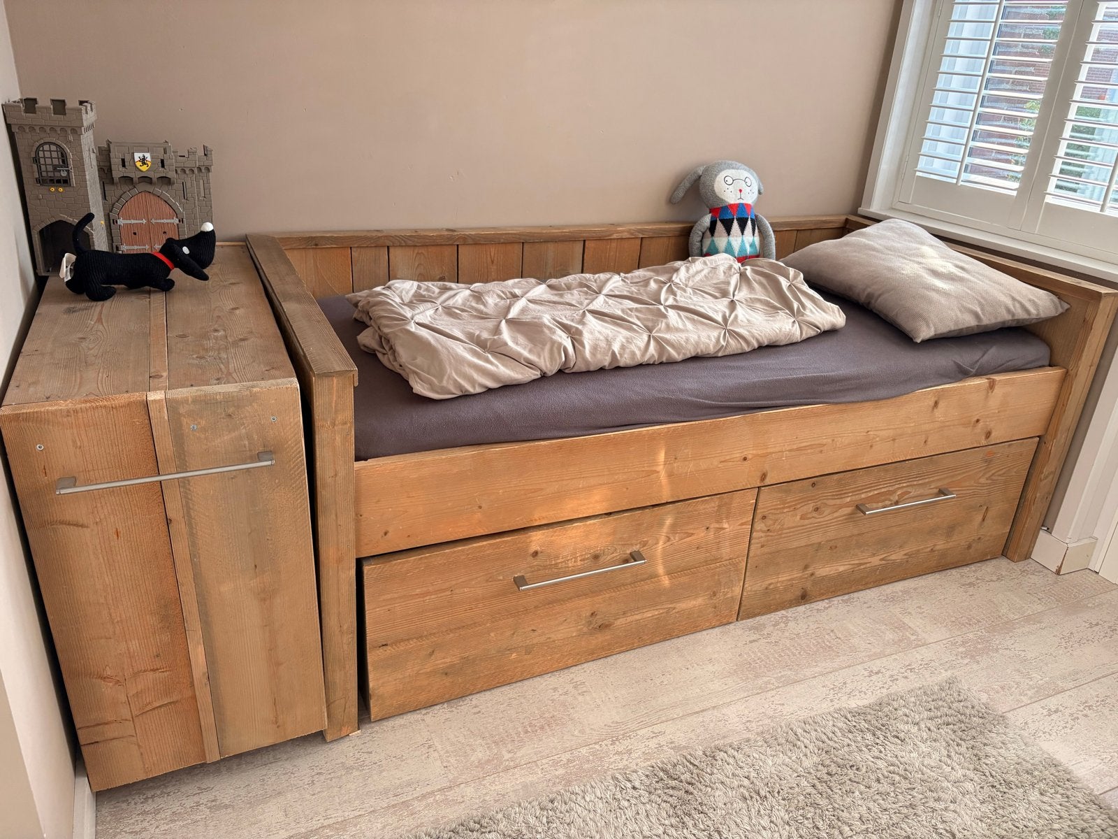 Steigerhouten kinderbed met opbergruimte, Ophalen, Gebruikt, 90 cm, Eenpersoons