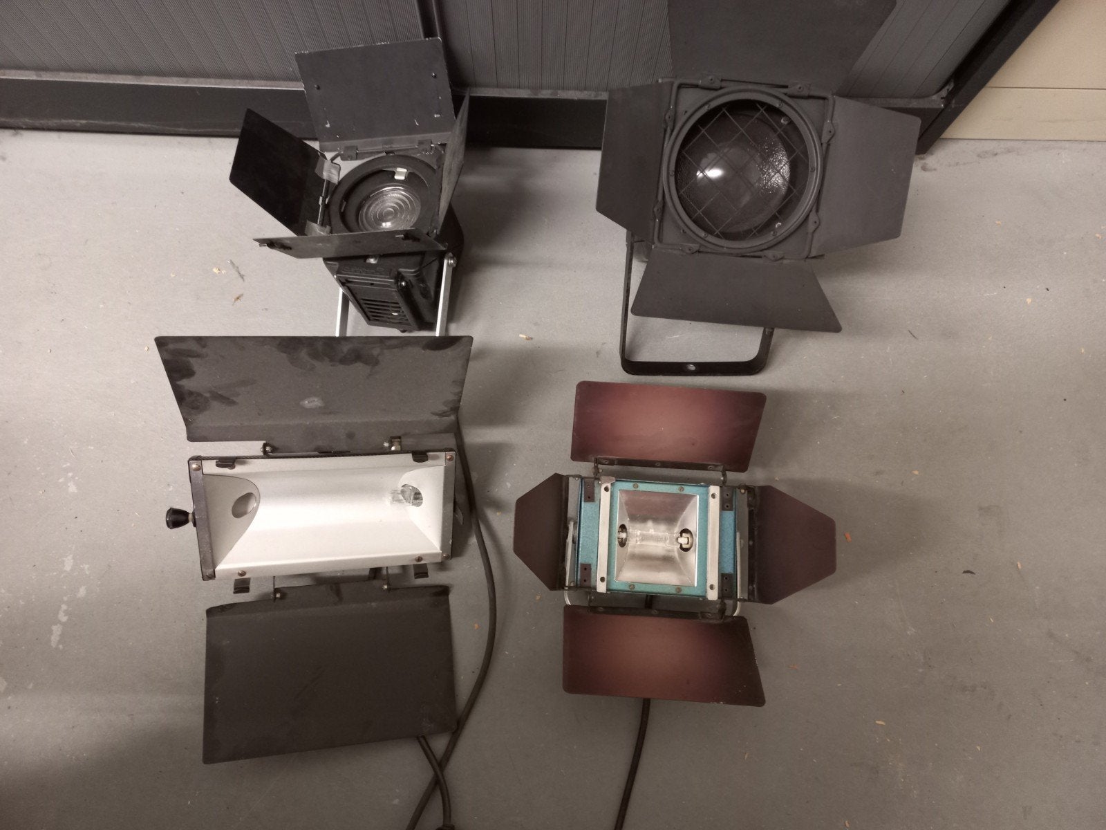 Fotolampen studiolampen 1300, 1000, 750, 500 W. 4 statieven, Audio, Tv en Foto, Fotografie | Fotostudio en Toebehoren, Ophalen