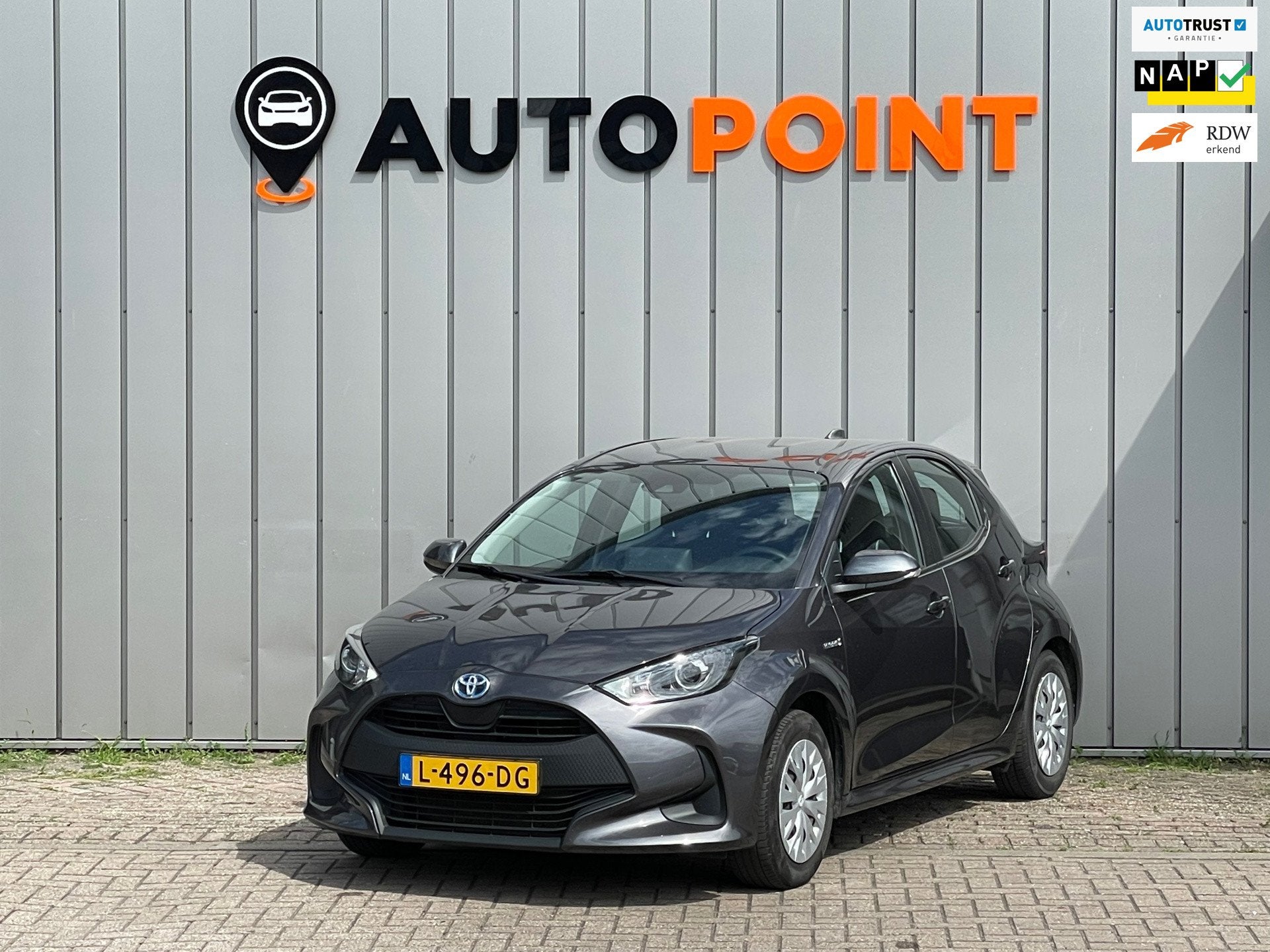 Toyota Yaris 1.5 Hybrid Active Automaat CAMERA EERSTE EIGENA, Auto's, Gebruikt, 450 kg, 49 €/maand, Bedrijf