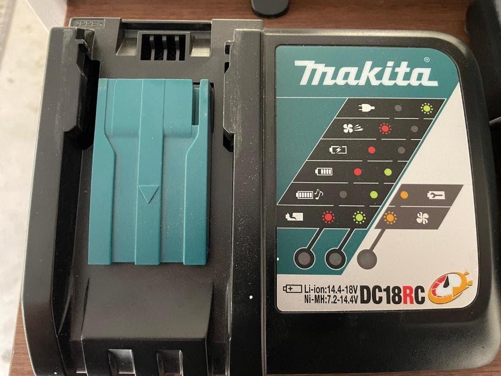 Makita DC18RC 14.4V - 18V Li-Ion Accu snellader, Ophalen, Zo goed als nieuw