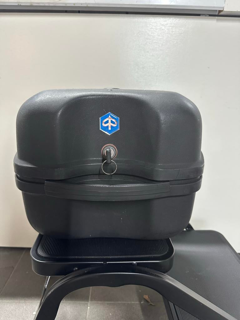 Piaggio Hepco&Becker Topkoffer met bevestigingsplaat, Motoren, Ophalen, Gebruikt