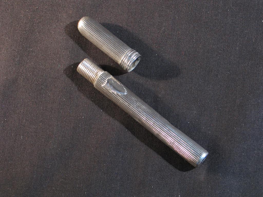 Naaldenkoker zilver schildje Amsterdam K.v.Sante 1830. 1585, Ophalen of Verzenden, Zilver