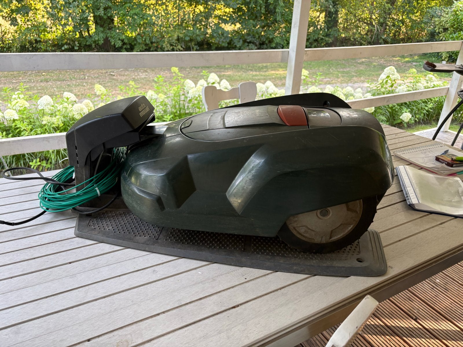 Husqvarna Automower 220 AC Robotmaaier, Cirkelmaaier, Gebruikt, Accu-grasmaaier, Ophalen of Verzenden