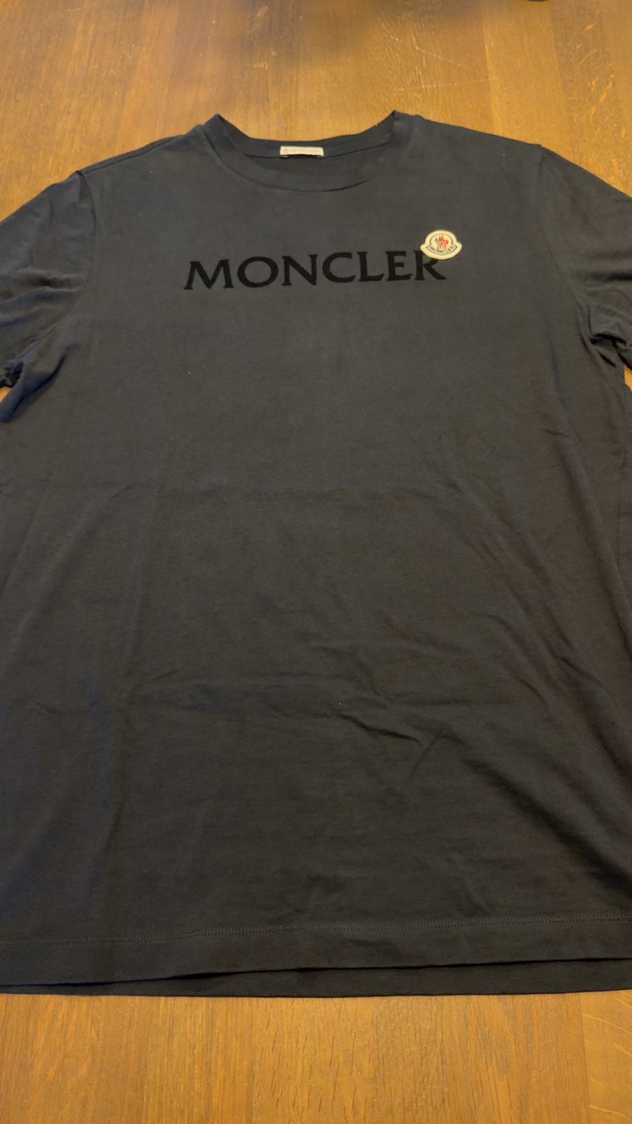 Moncler T-shirt, Ophalen of Verzenden, Zo goed als nieuw, Maat 52/54 (L), Blauw