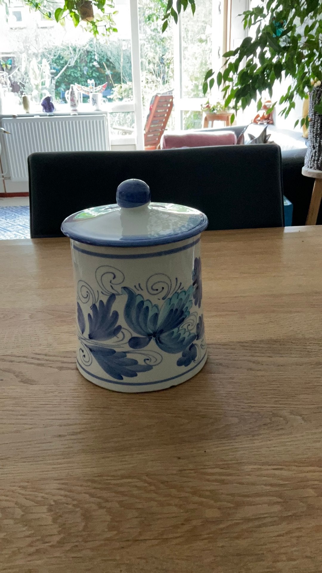 Keramieke voorraadpot Raffaello, Ophalen