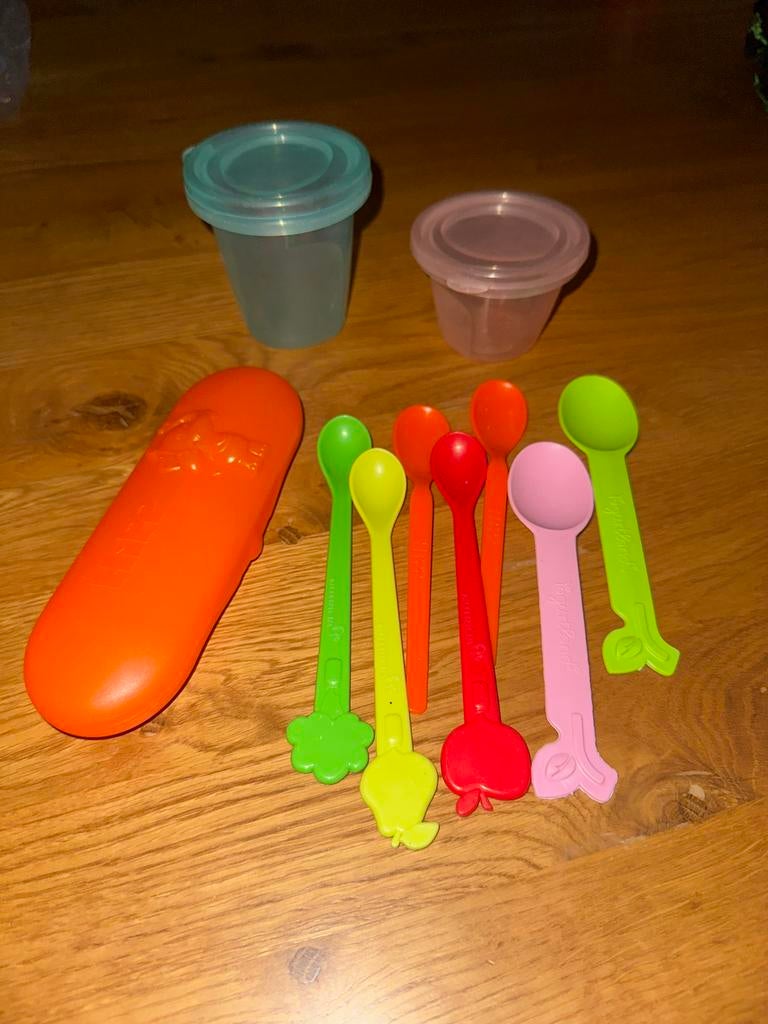 Babyvoeding lepeltjes met bewaarbakje en hapjesbakjes, Ophalen of Verzenden, Gebruikt, Overige typen