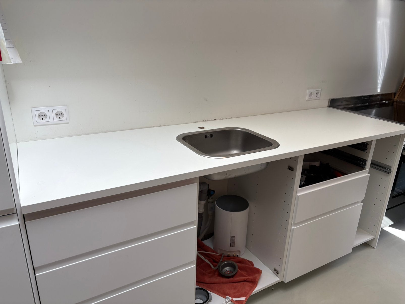 Gratis af te halen - keukenblad, Huis en Inrichting, Keuken | Complete keukens, Ophalen of Verzenden, Zo goed als nieuw, Wit, Overige typen